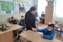 IMG-129b5b2f6c13d7f66e1689e366f90a8b-V-Custom