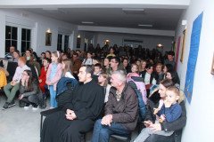 IMG-2d090caa396cd5d567a64bf306fa7fbe-V-Medium
