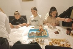 IMG-957f5b4f8b11130163a11f7d9a855a9c-V-Medium