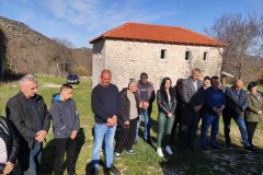 IMG-c851448bb2c4ee4c3ccee19d9fb353d0-V-Medium