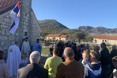 IMG-e06cb9cae5e7de79facacd239d334680-V-Large