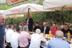 IMG-72ceb19571d7130ea5c9a7a87ef4a95a-V-Medium