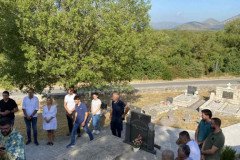 IMG-c7e182e42bbfae39eb2f83d3fe99b963-V-Medium