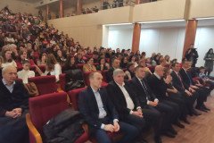 IMG-5fe7af5ea0ac593b990bc07b0e6581e8-V-Medium