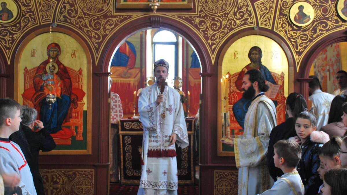Бесједа епископа Димитрија у Гацку