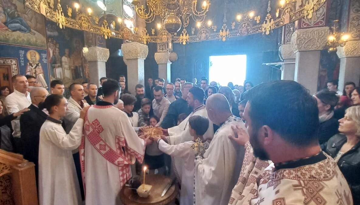 Радост недељне Св. Литургије у цркви Благовјештења – Херцеговачкој Грачаници