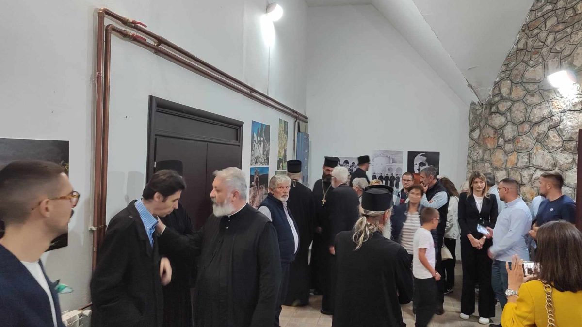 Изложба „Васкрс манастира Житомислић“ представљена на Жабљаку, поводом славе града и храма