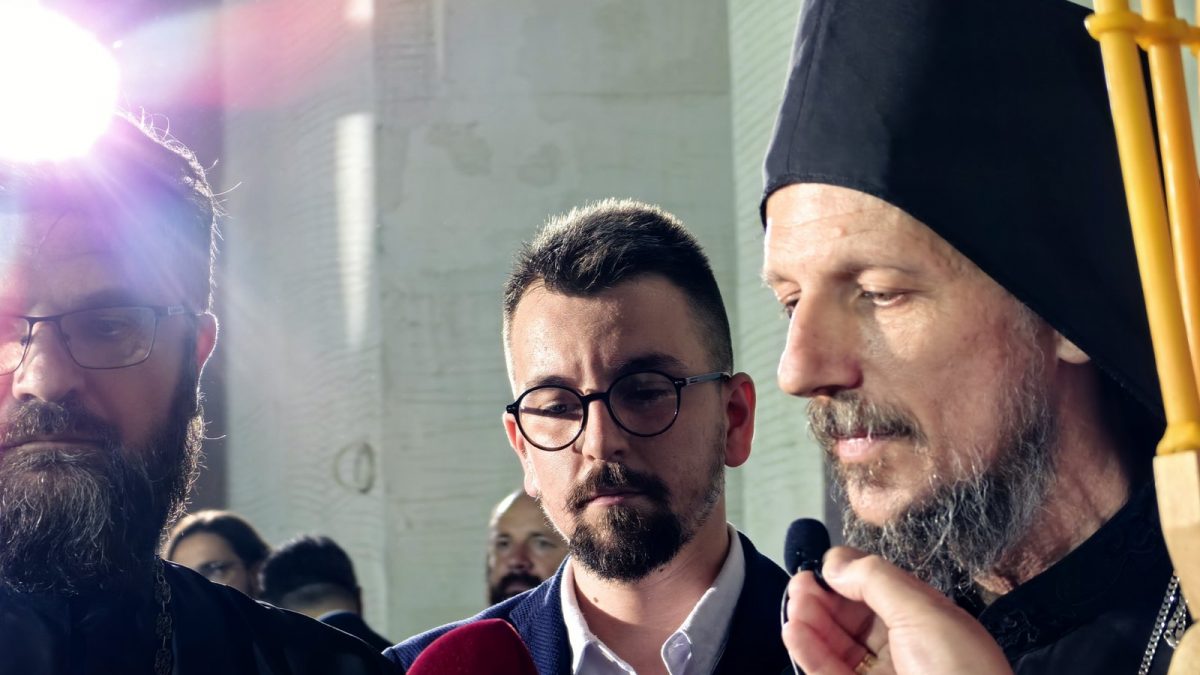 Поздравна ријеч Епископа Димитрија на свечаном чину доксологије поводом посете Патријарха Порфирија