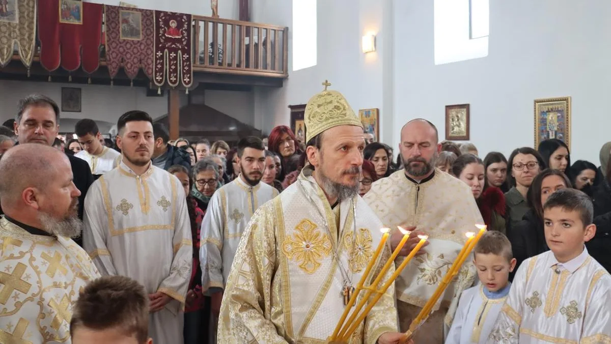 У Недјељу Светих Отаца Владика Димитрије служио у Гацку