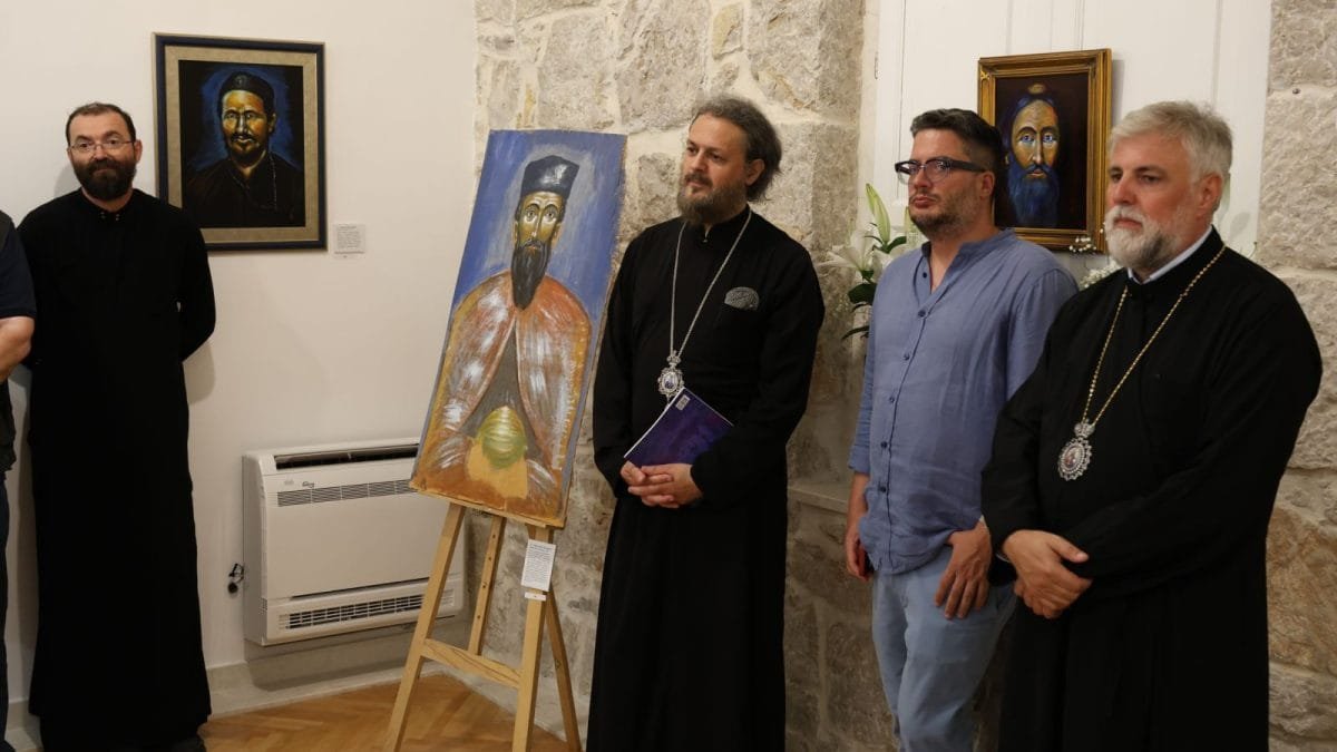 „Свјетлост и сјећање“ – Изложба владике Максима у Музеју Херцеговине
