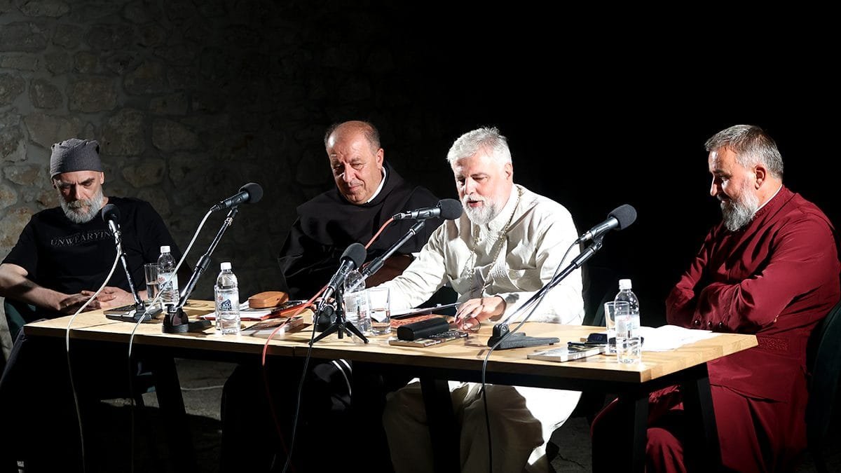 Промоција књиге „Странац у шуми“ Владике Григорија у  Требињу