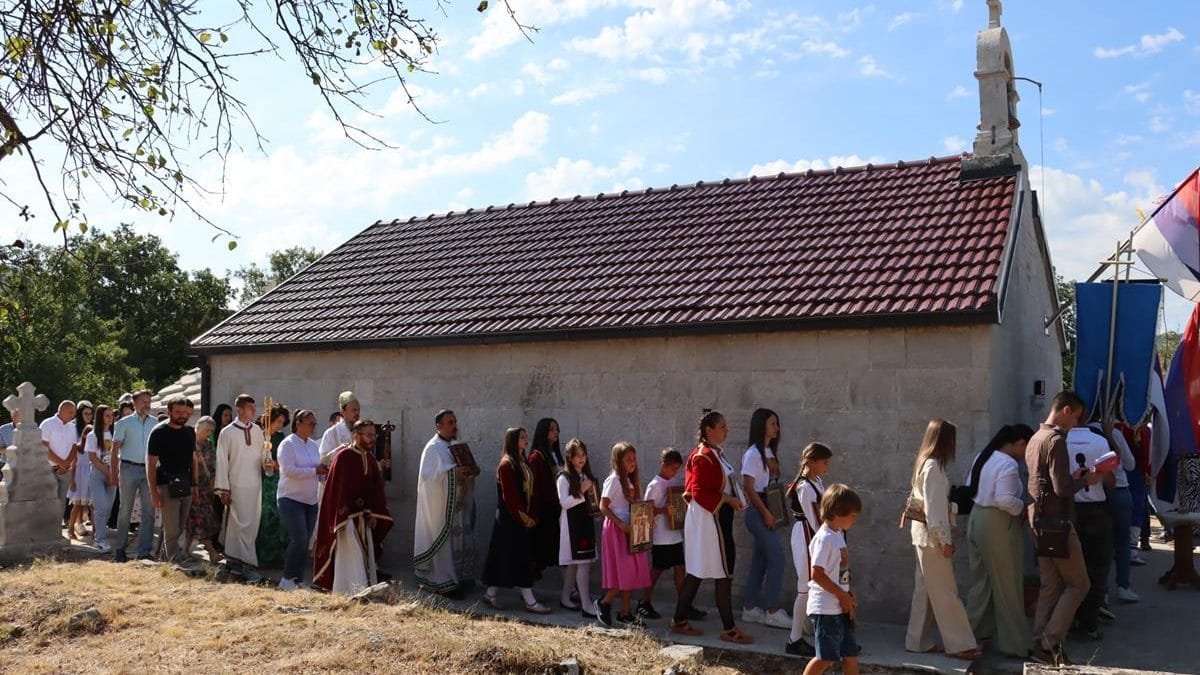 Владика Димитрије служио у Трновици