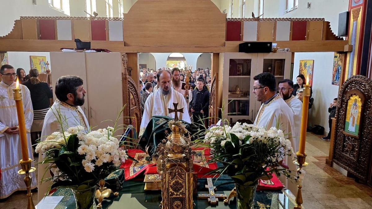 Архијерејска Литургија у Билећи