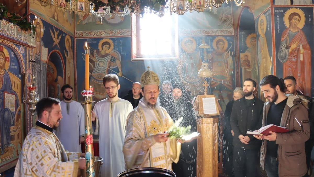 Владика Димитрије служио у Дужима