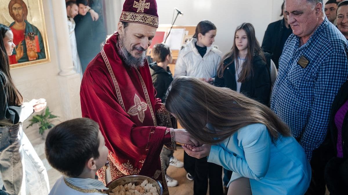 Владика Димитрије служио у Автовцу