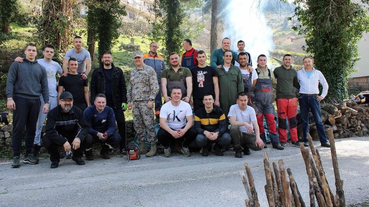 Помоћ припадника 2/4.пбр Српској православној црквеној општини Столац