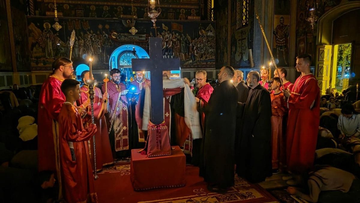 Саборни храм у Требињу: Велико бденије са читањем 12 страдалних јеванђеља