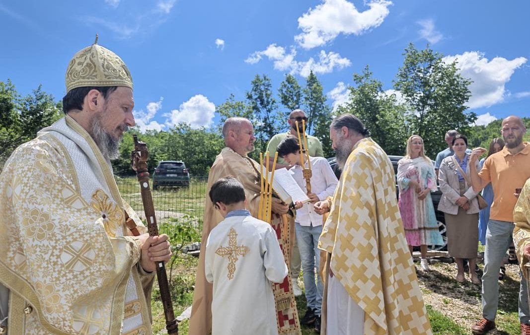Владика Димитрије служио на Коритима
