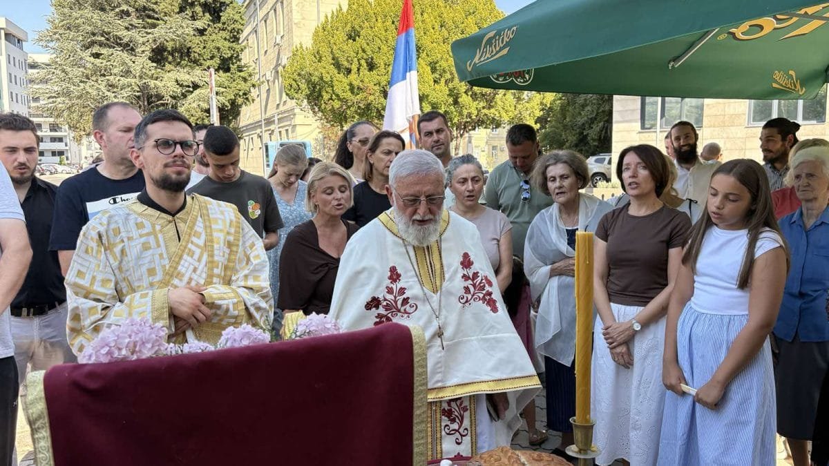 Слава Спомен-храма Светог кнеза Лазара у Требињу – Света Литургија и молитвени помен пострадалим херојима