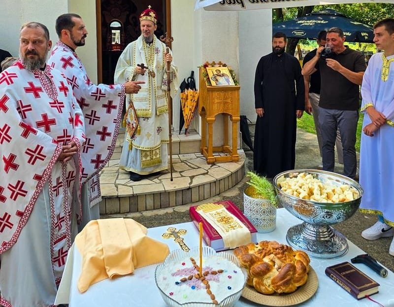 Владика Димитрије служио у Раштанима