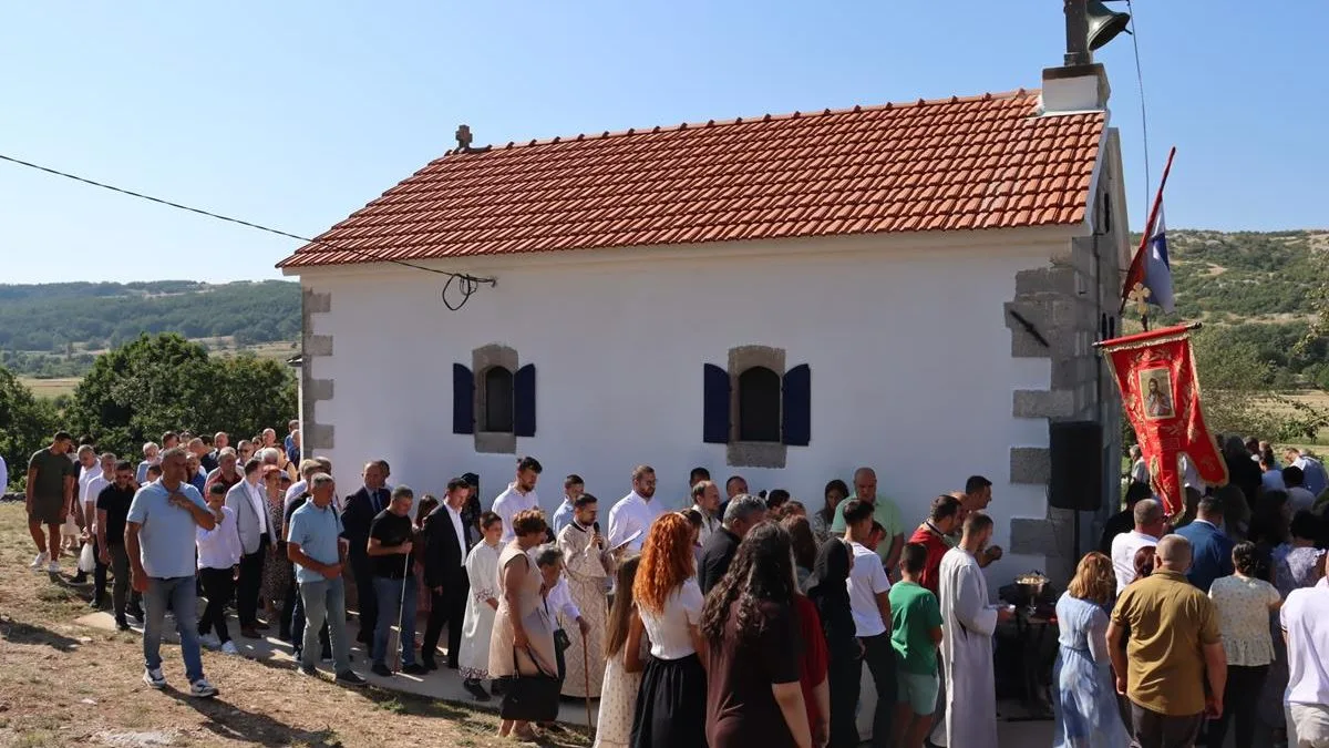 Освећен храм на Трусини
