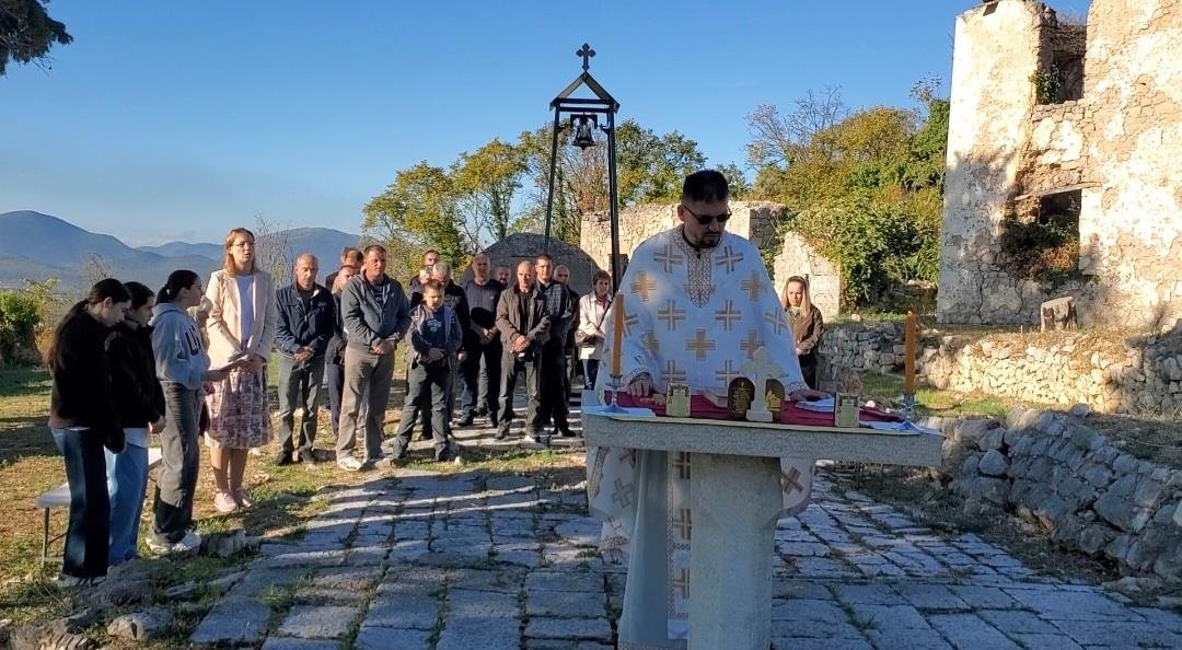 Света Литургија у Љубушком