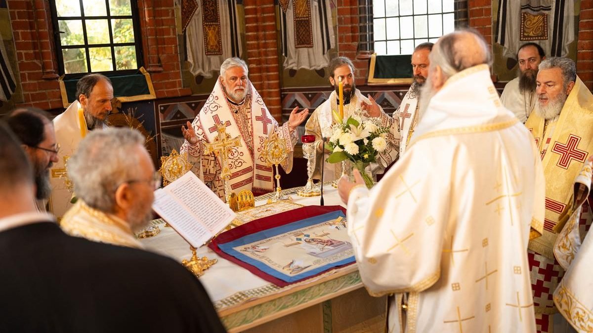 Освећен храм манастира Успења Пресвете Богородице у Химелстиру