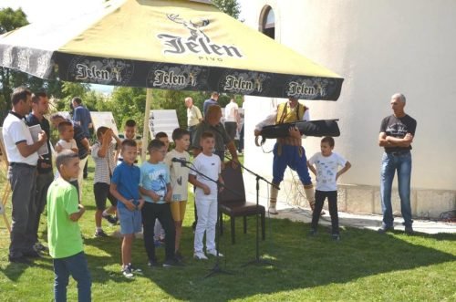 IMG-09c45abd58fc6088d3825e67df94c2a2-V