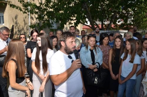 IMG-4546fdc0f2fb13d5756501885fff90a7-V