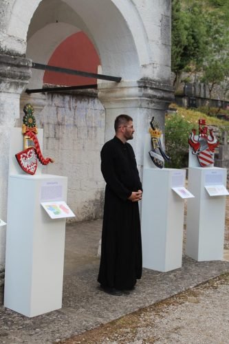 IMG-67b8998ec6776112519a8162e5f80ced-V