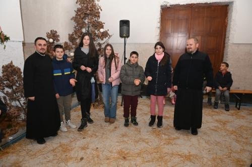 IMG-70a801fabef8ca3e3cec0061742b3686-V-Medium