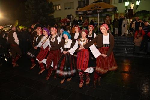 IMG-9ec38aa387e7c4b8991c579f923940b1-V-Medium